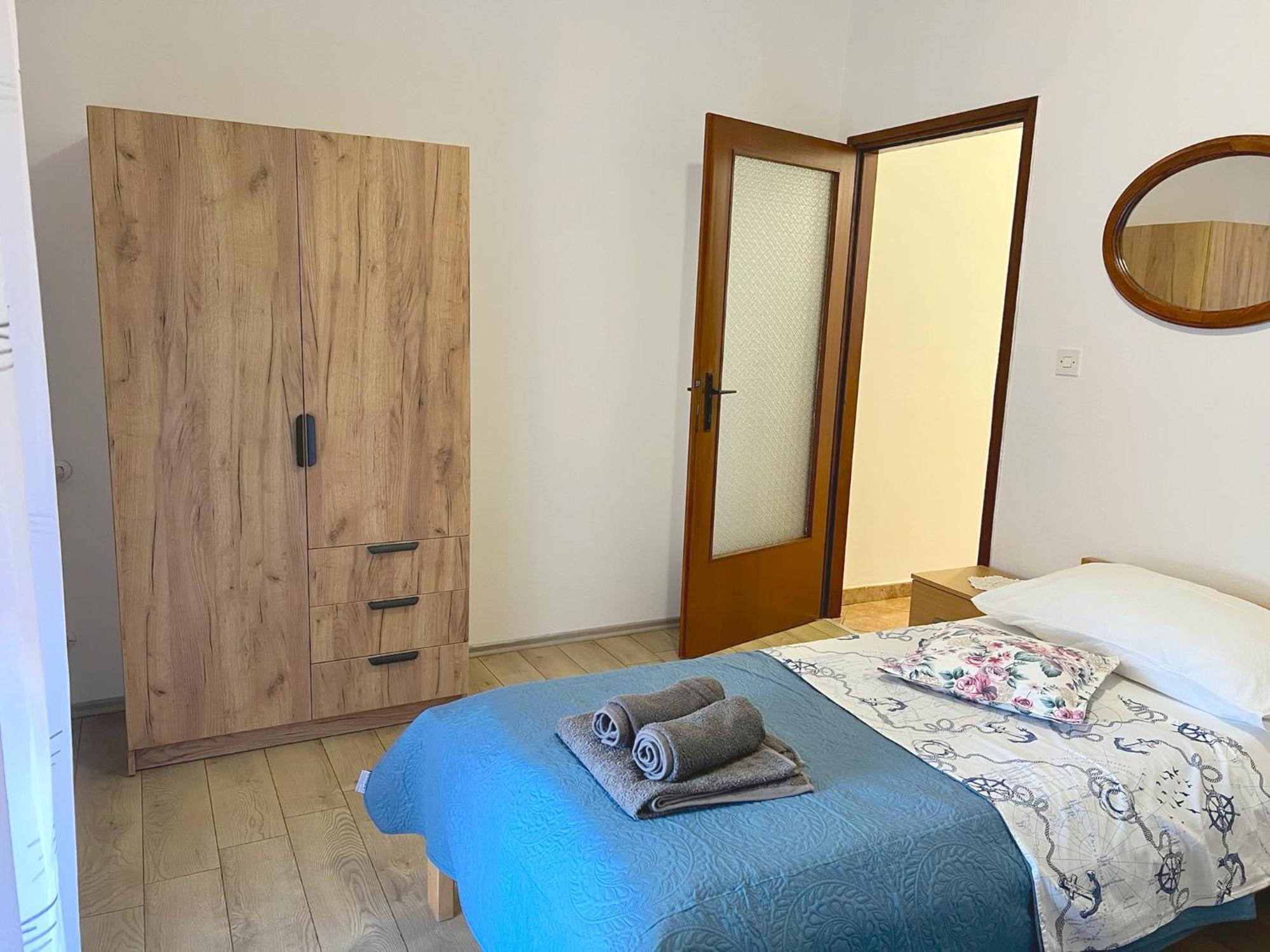 Apartments Ares ロヴィニ エクステリア 写真