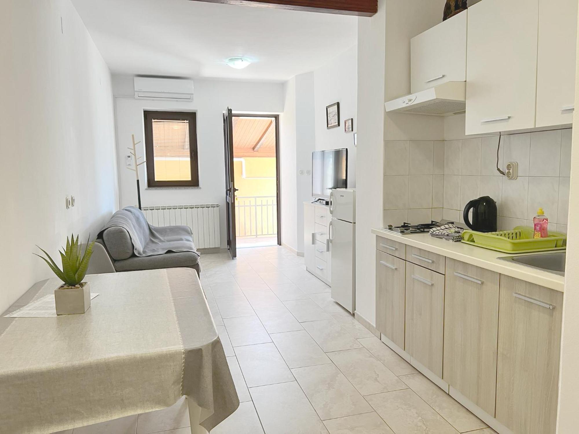 Apartments Ares ロヴィニ エクステリア 写真
