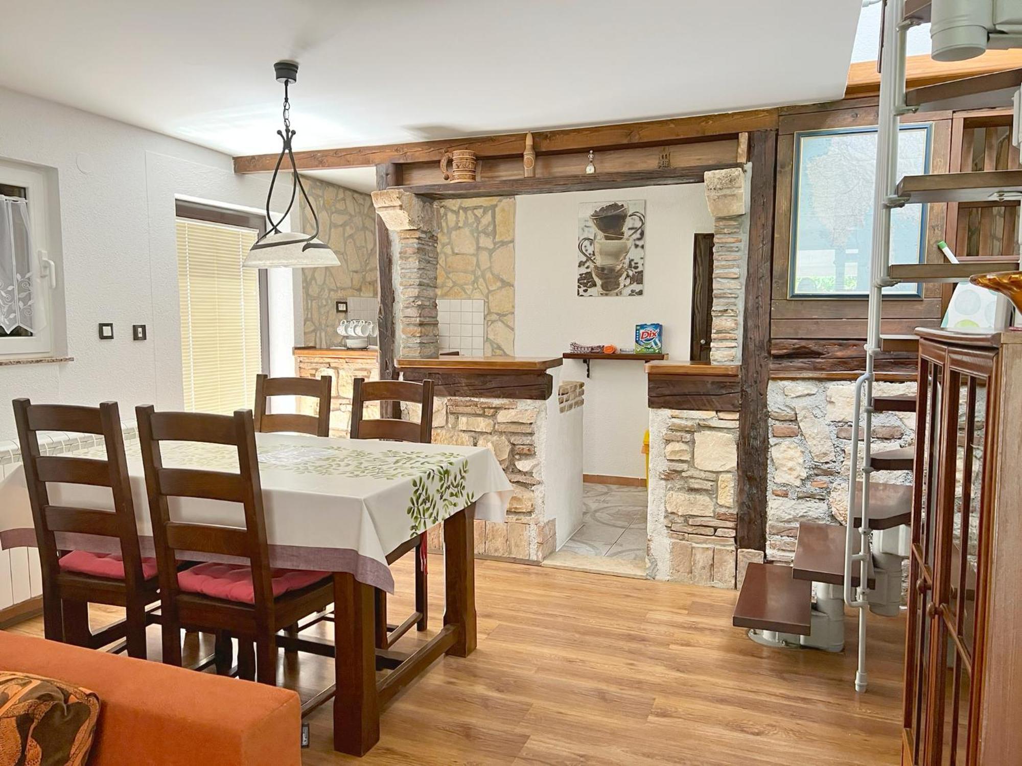 Apartments Ares ロヴィニ エクステリア 写真