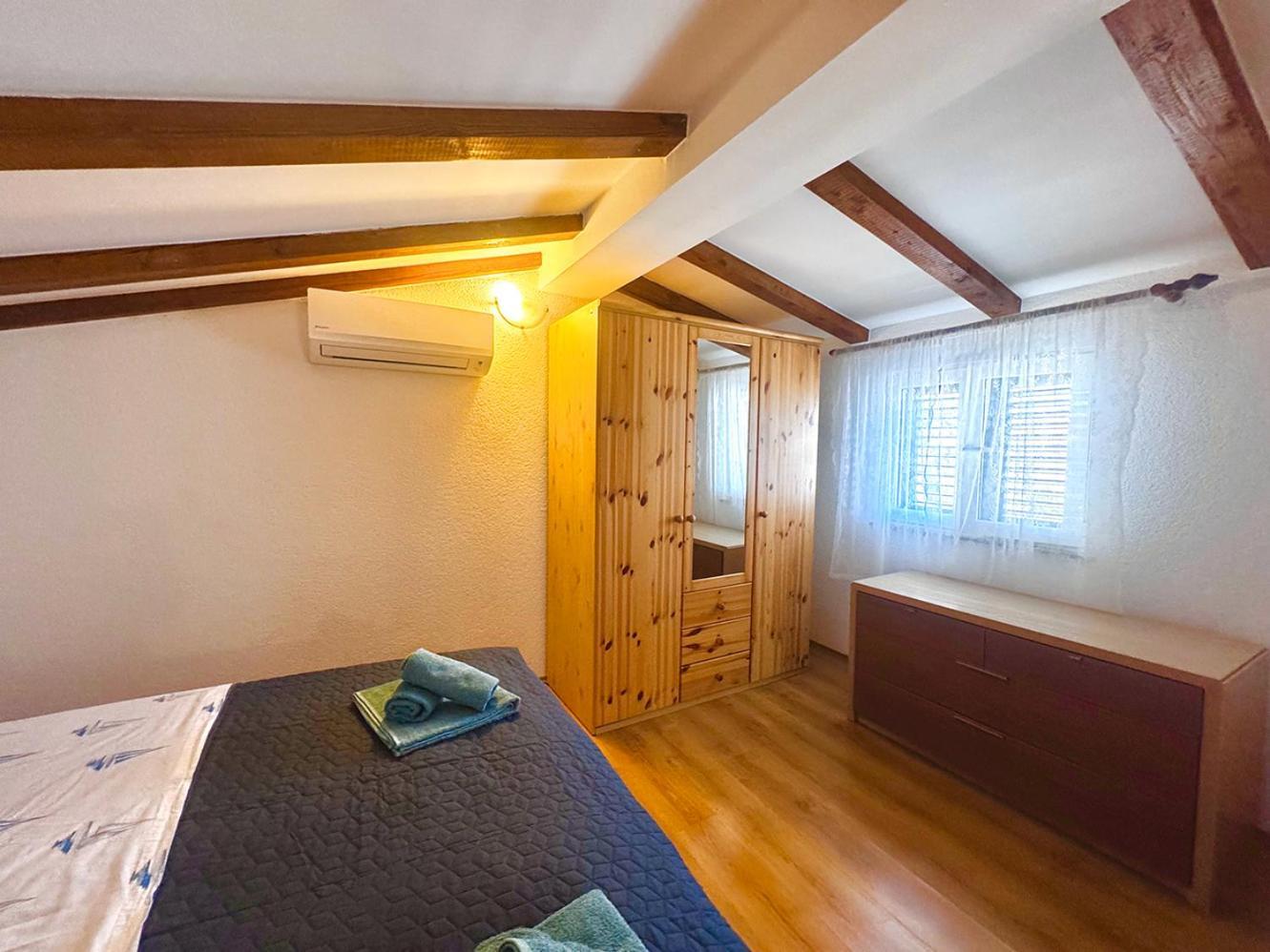 Apartments Ares ロヴィニ エクステリア 写真